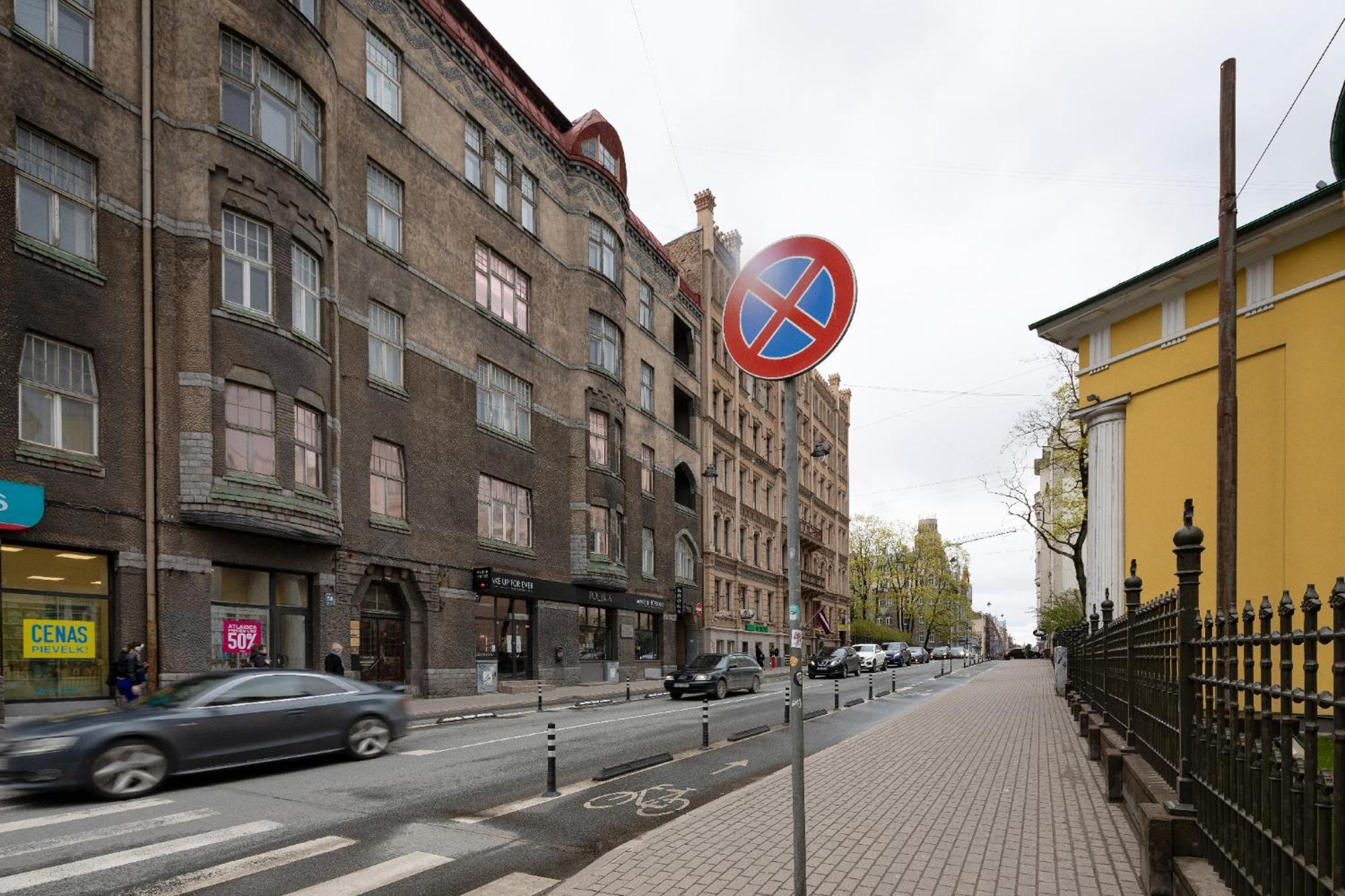 Brivibas Yard Apartment With Parking In City Center Riga Luaran gambar