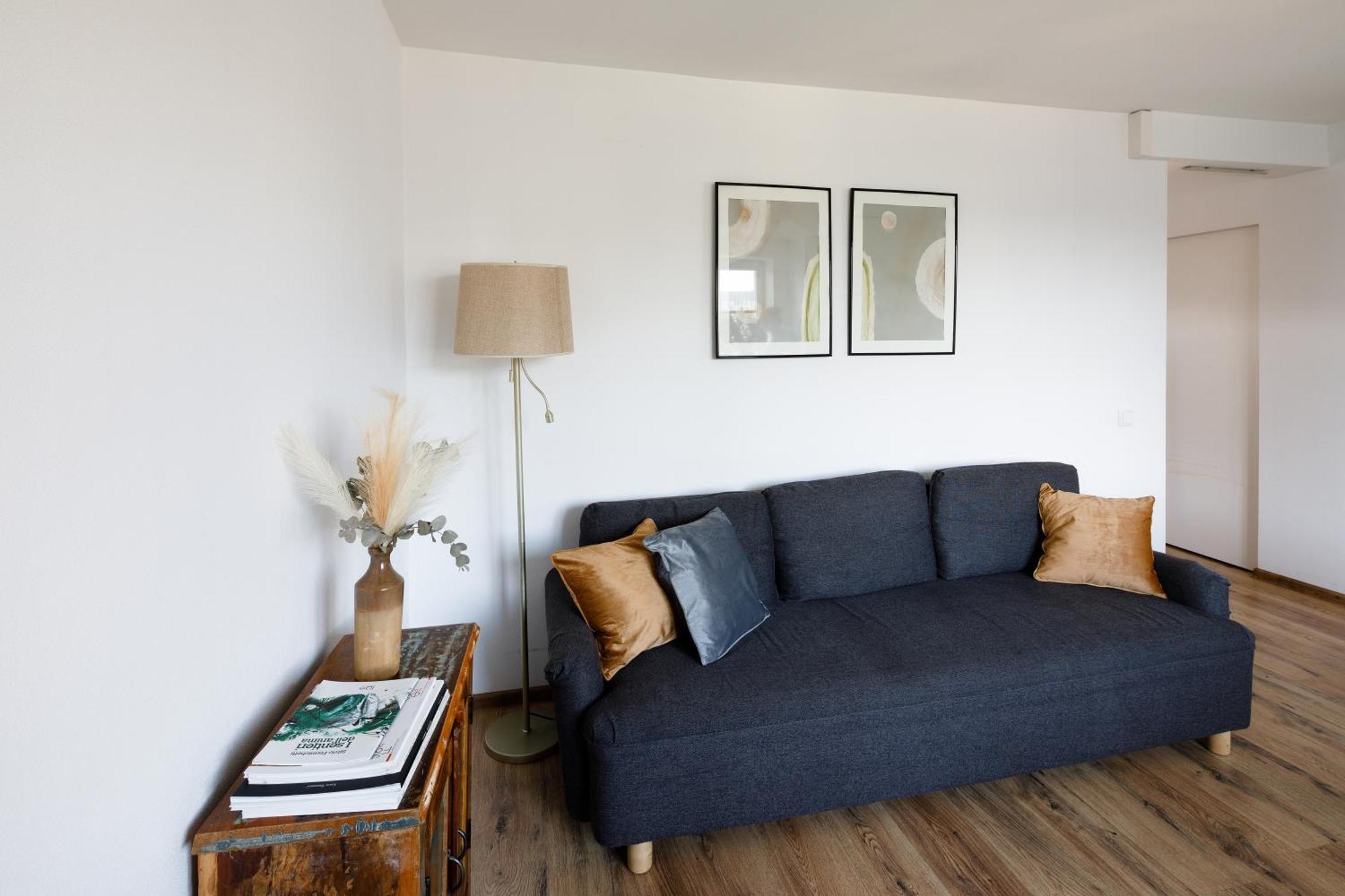 Brivibas Yard Apartment With Parking In City Center Riga Luaran gambar