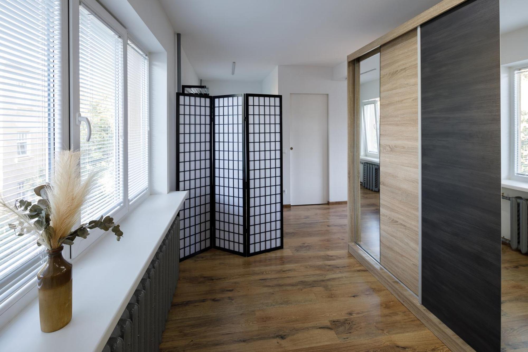 Brivibas Yard Apartment With Parking In City Center Riga Luaran gambar