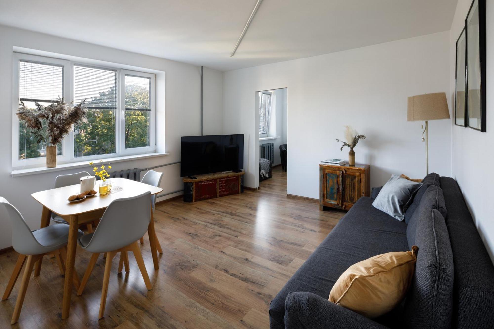 Brivibas Yard Apartment With Parking In City Center Riga Luaran gambar